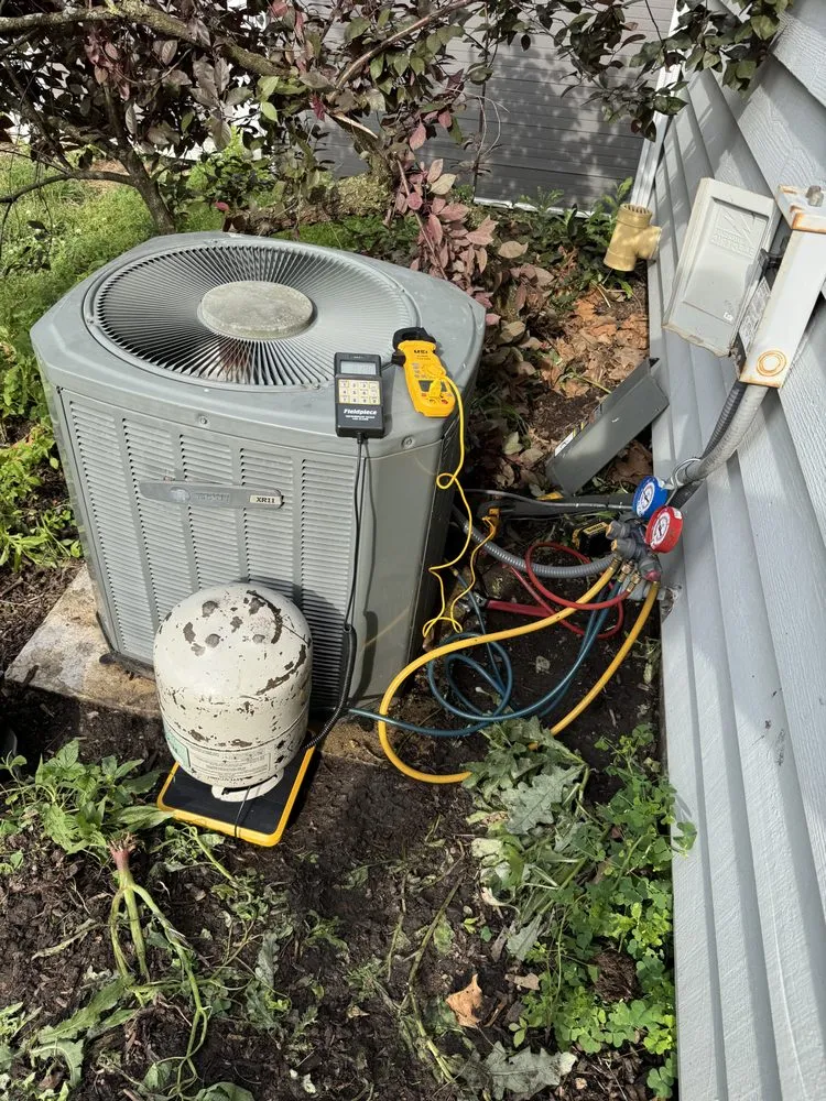 Slide of Derrick's HVAC Services