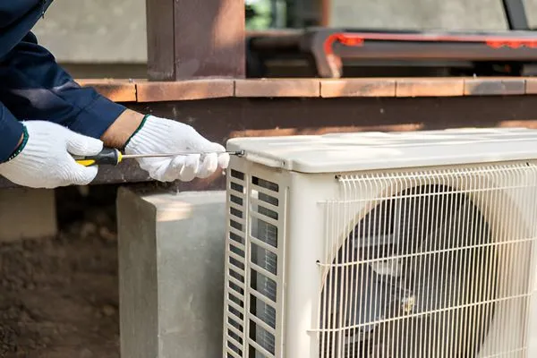 Detroit Heating Cooling Company Logo