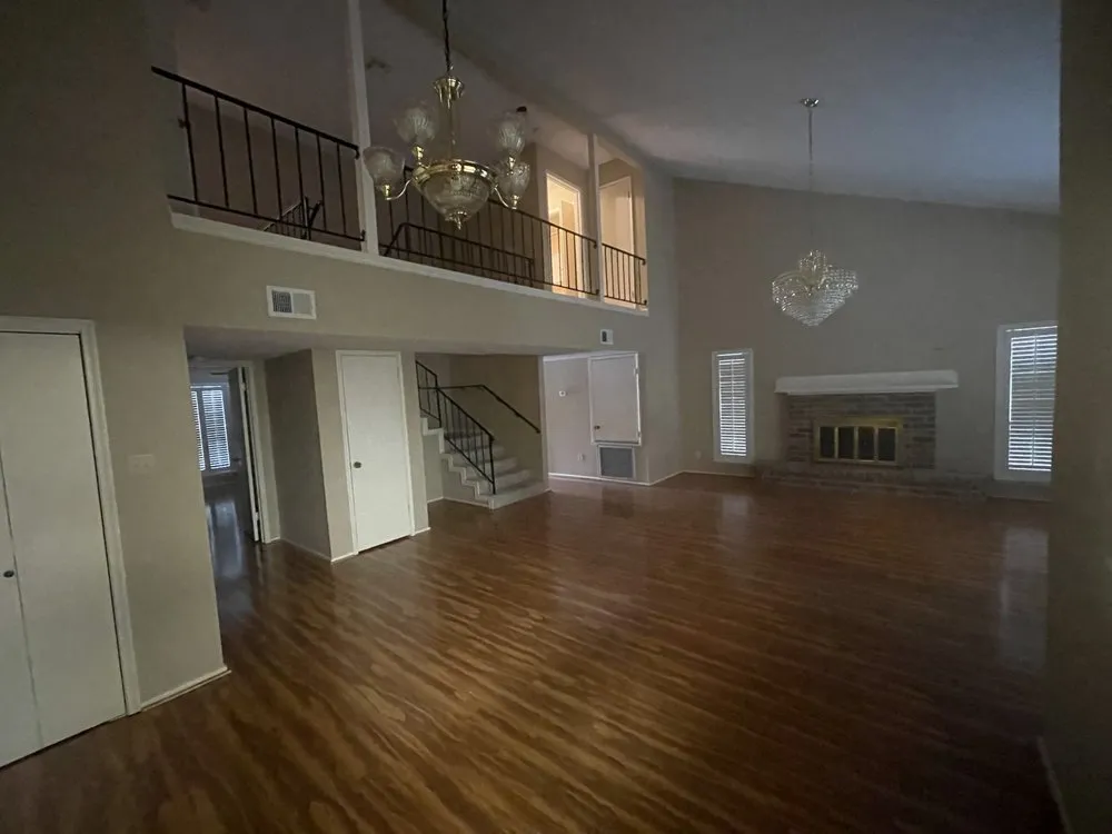 Slide of DLG General Contracting & Restoration