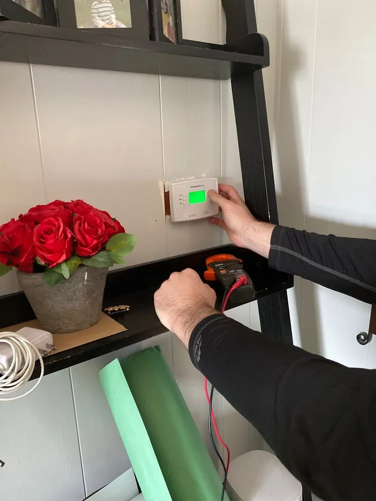 Slide of DM HVAC & Maintenance Services