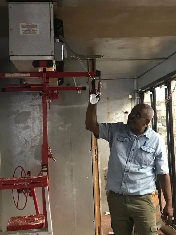 Slide of Doctor Frio