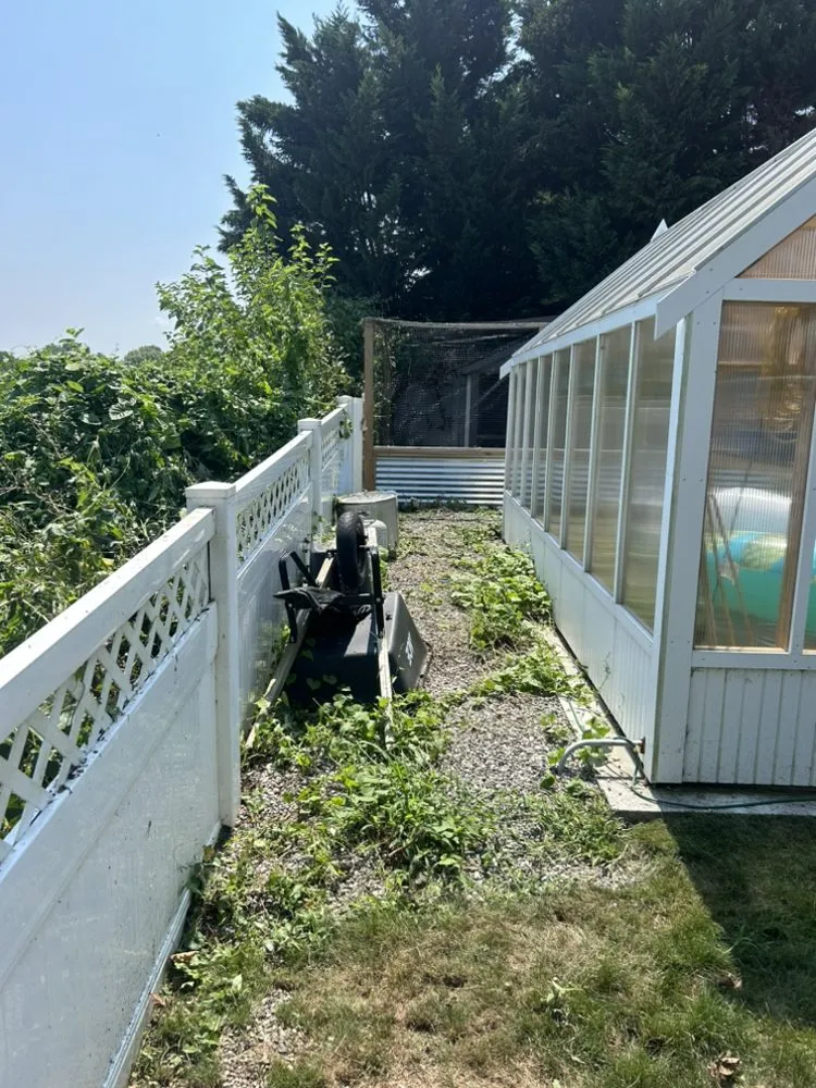 Slide of Doms Handy Solutions