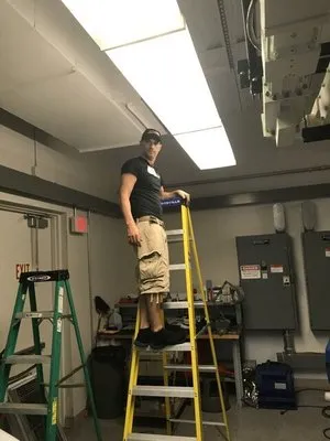 Dr Cool Service Logo