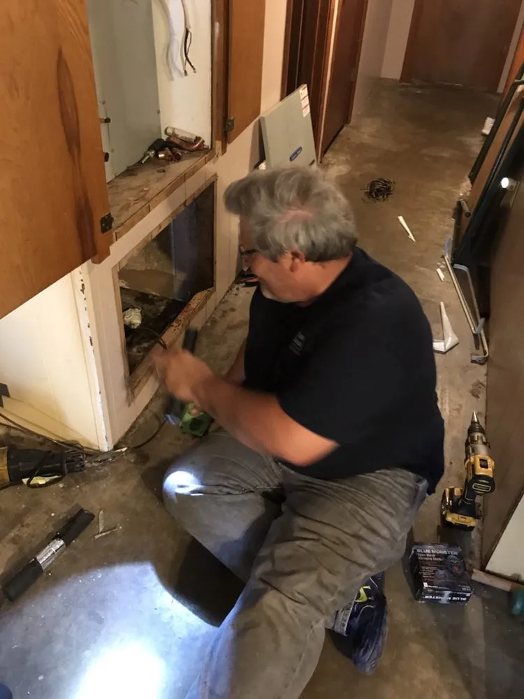 Slide of Dyer Services Unlimited