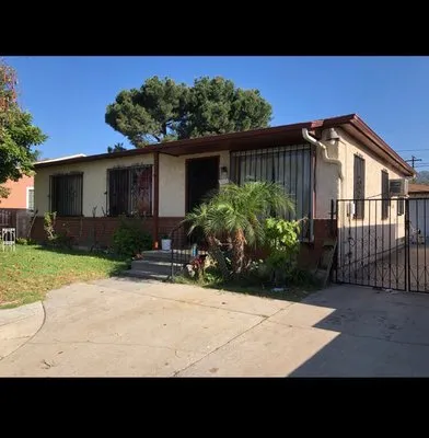 Earth Green Development Logo