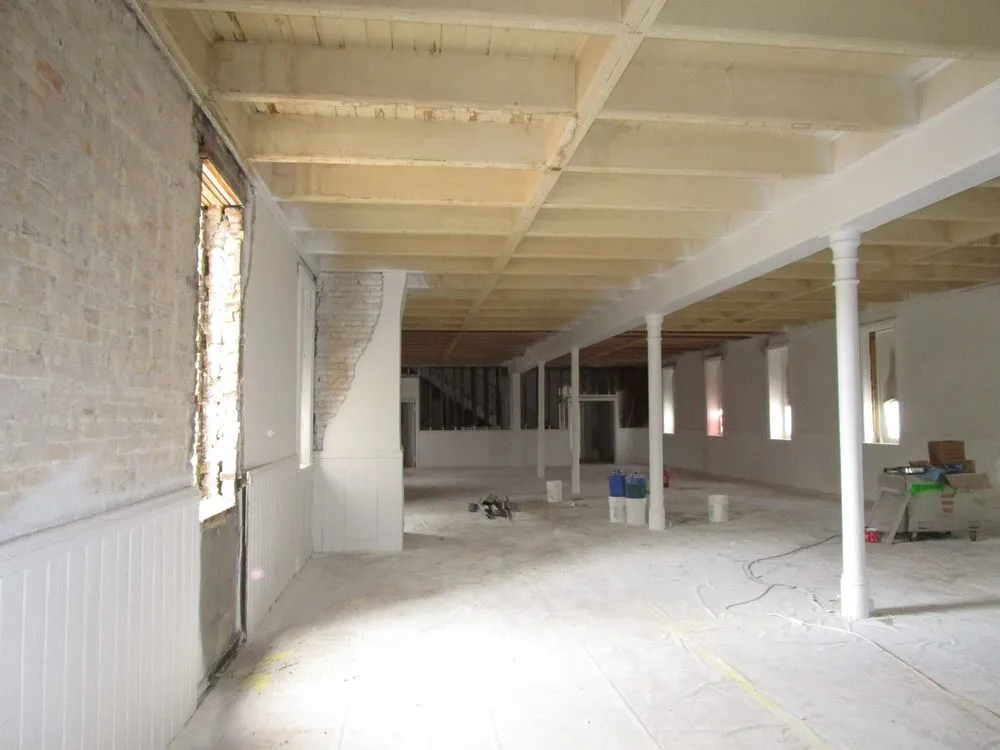 Slide of Ecco Midwest