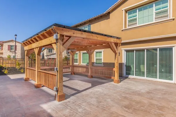 Eco Construction and Energy Logo