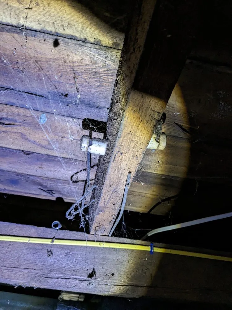 Slide of Edison Energy Consultants