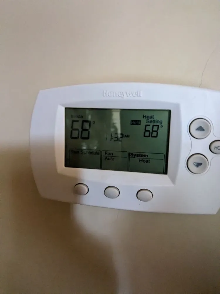 Slide of Edison Energy Consultants