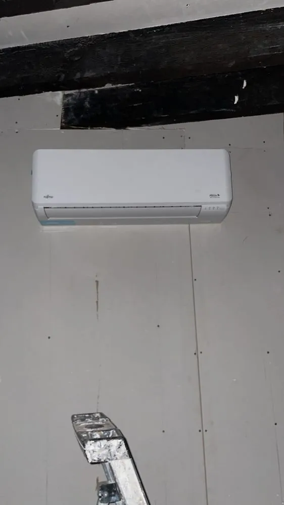 Slide of EEE HVAC SERVICES