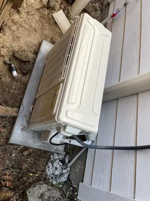 Efficient Polar Air Logo