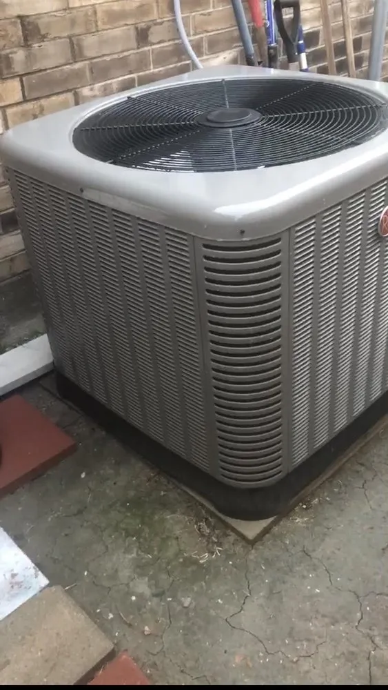 Slide of Efrain's Airconditioning and Heating