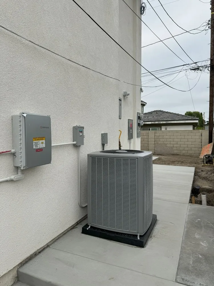 Slide of EL-FI Homes