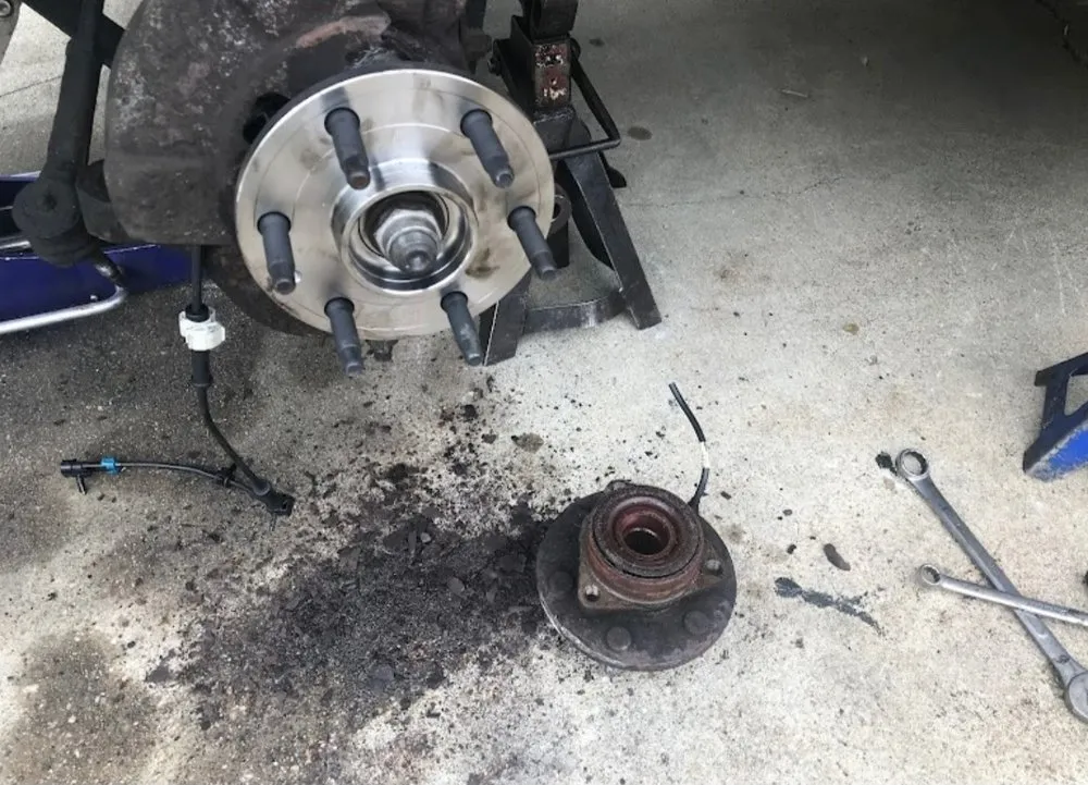 Slide of Elite Precision Mobile Mechanics