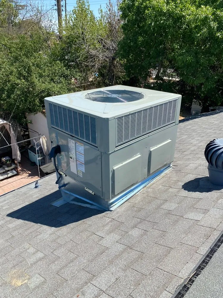 Slide of Ellis Heating & Air