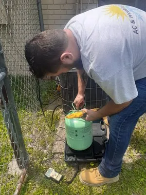 Ellis Heating And Cooling Services Logo