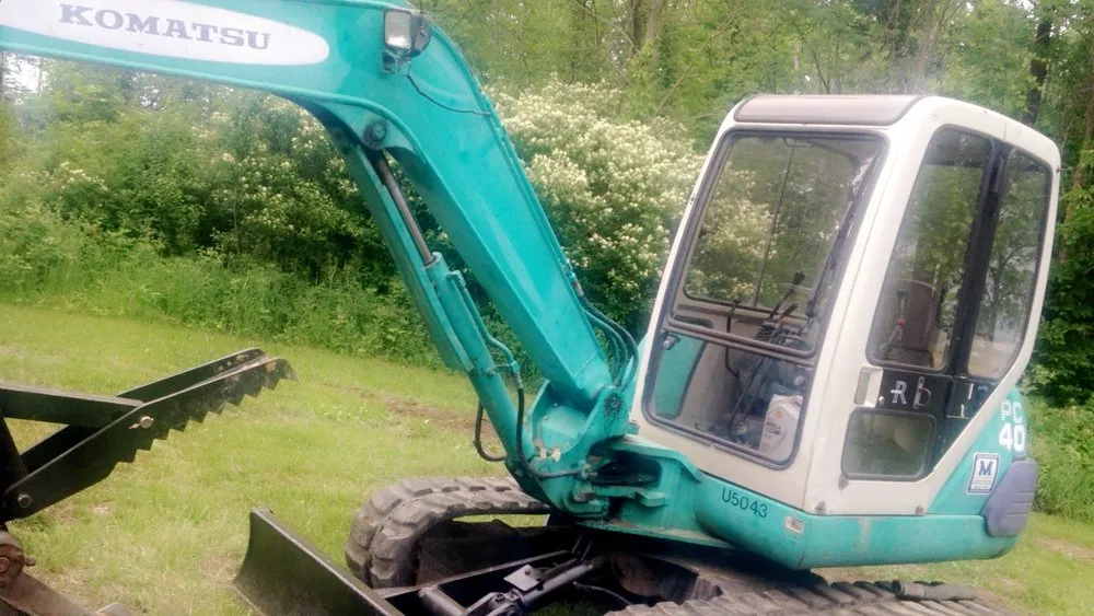 Slide of Equipment Air Conditioning & Industrial Engine Service