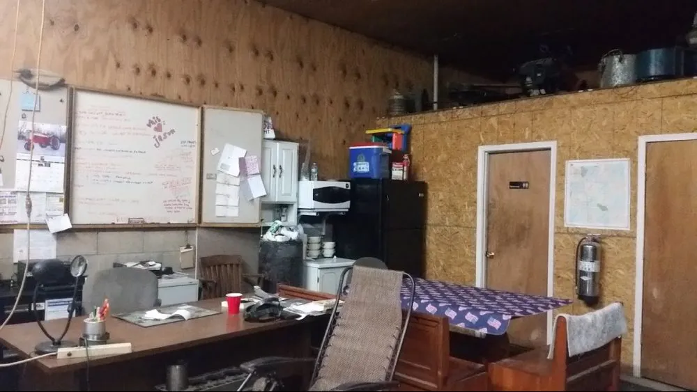 Slide of Equipment Air Conditioning & Industrial Engine Service