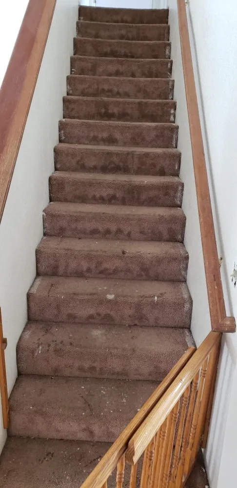 Slide of E&R Handyman Services