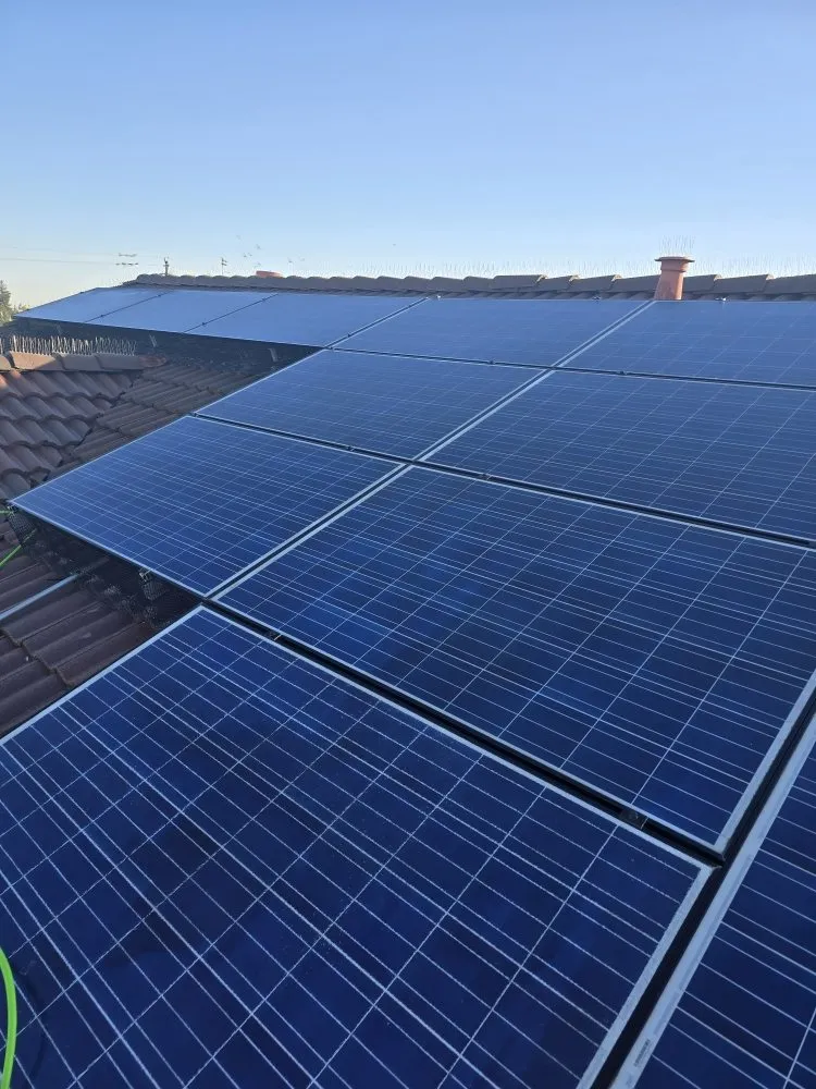 Slide of E&R Handyman Services