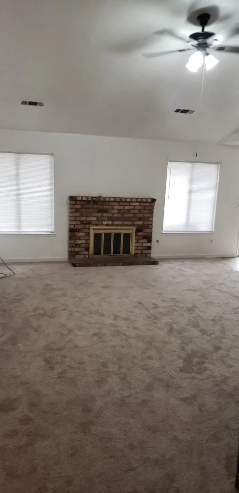 Slide of E&R Handyman Services