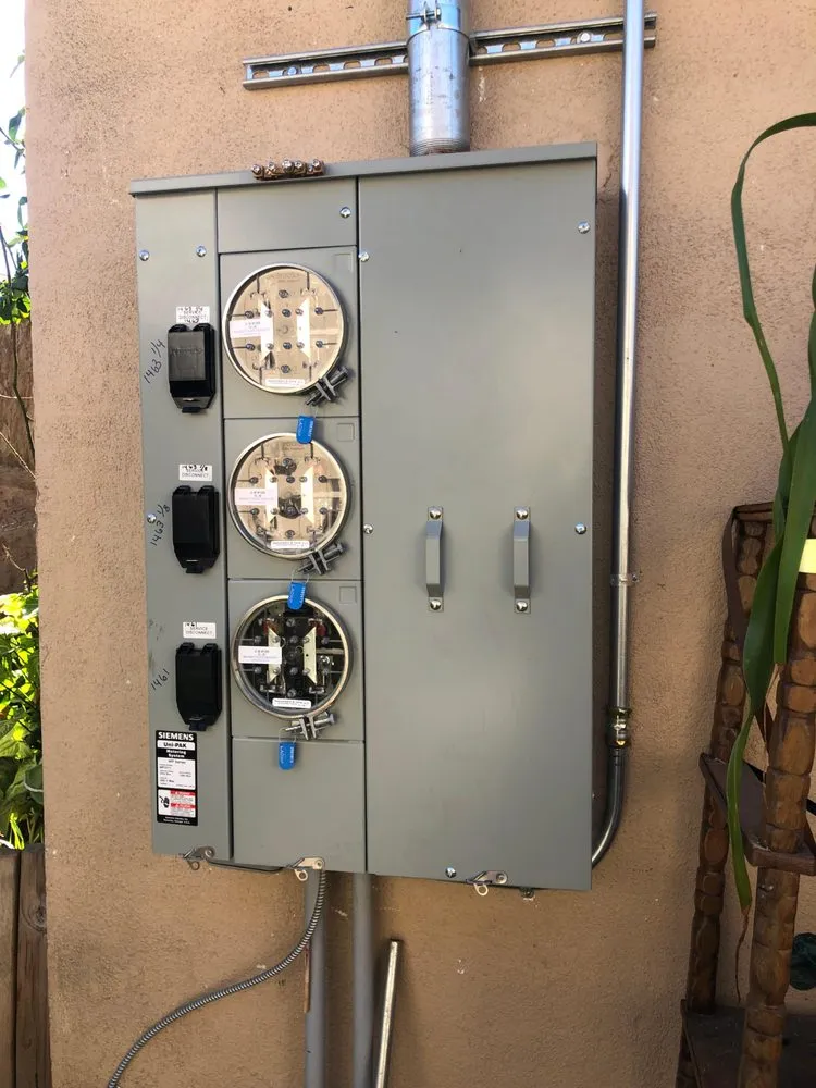 Slide of E&r Reasonable Prices Electrical & Plumbing & Heating