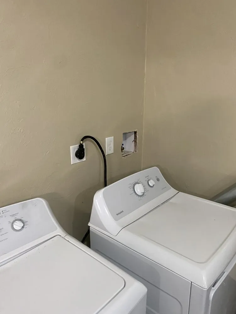 Slide of Es Handy Man