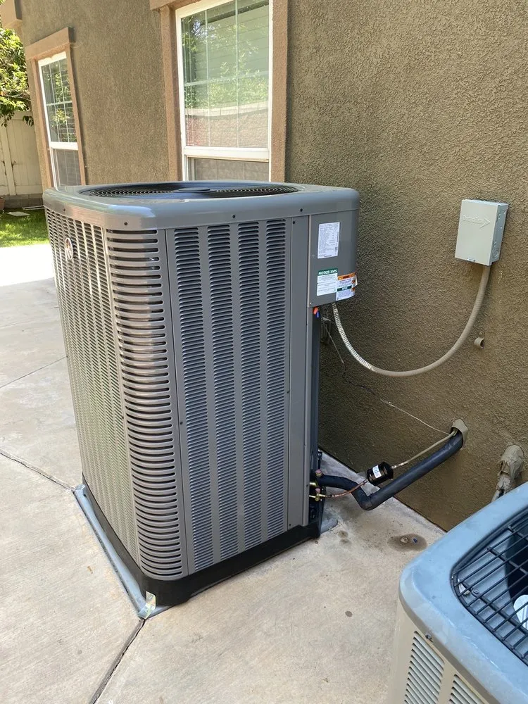 Slide of Es Maintenance and Service