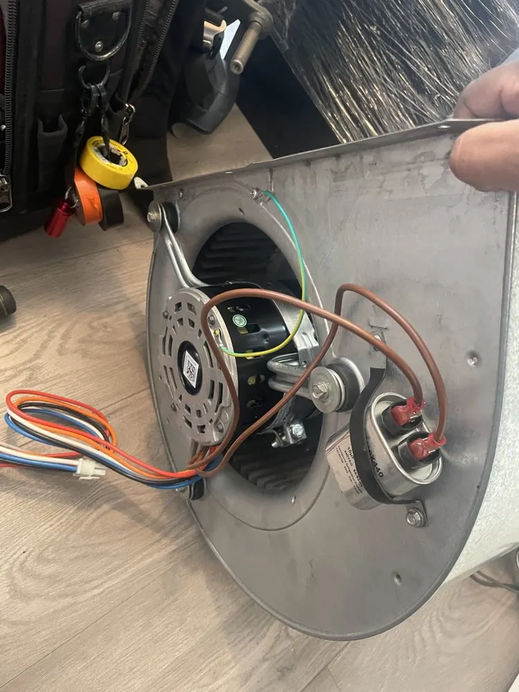 Slide of Etsitty’s Heating And Cooling