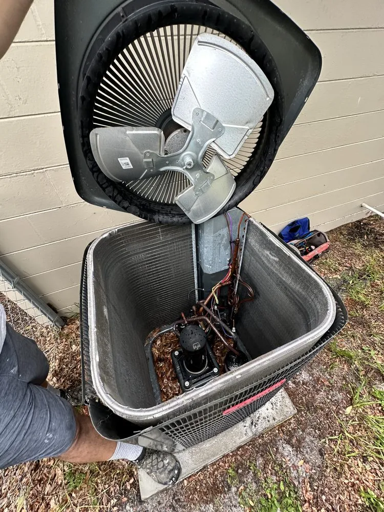 Slide of Everett Air