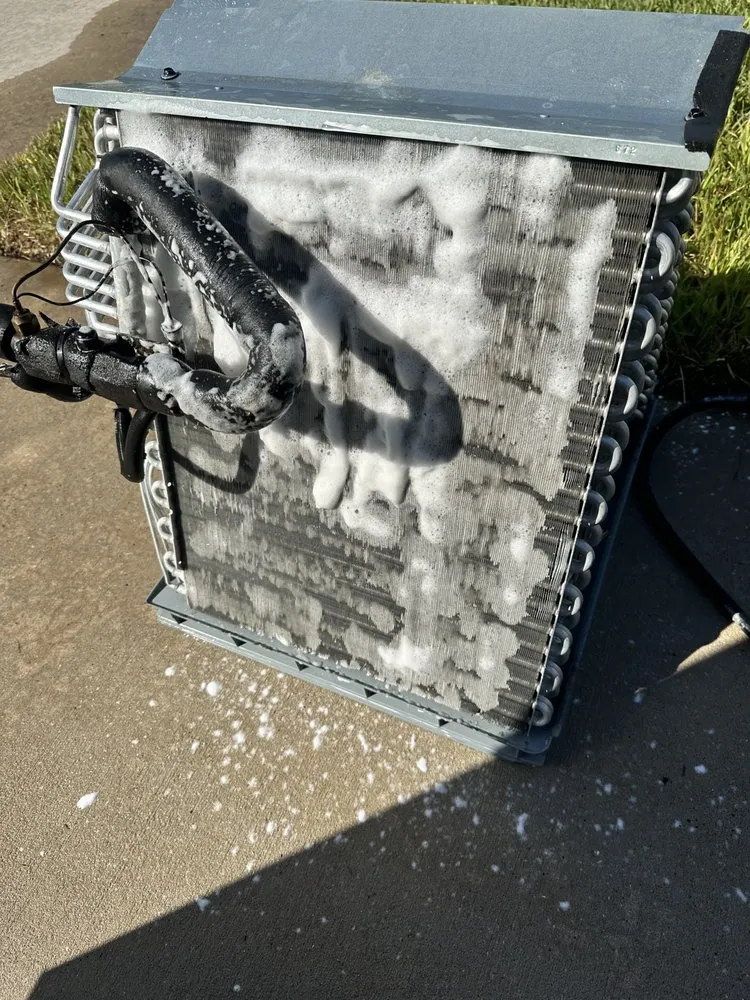 Slide of Everett Air