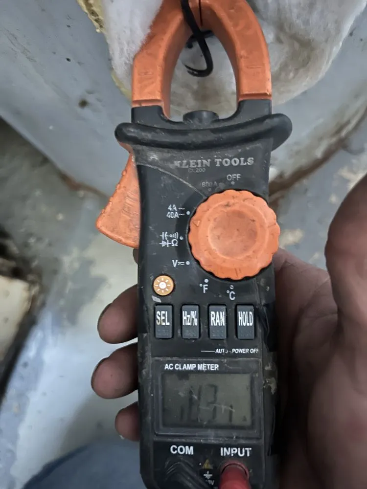 Slide of Evolve Construction and Electric