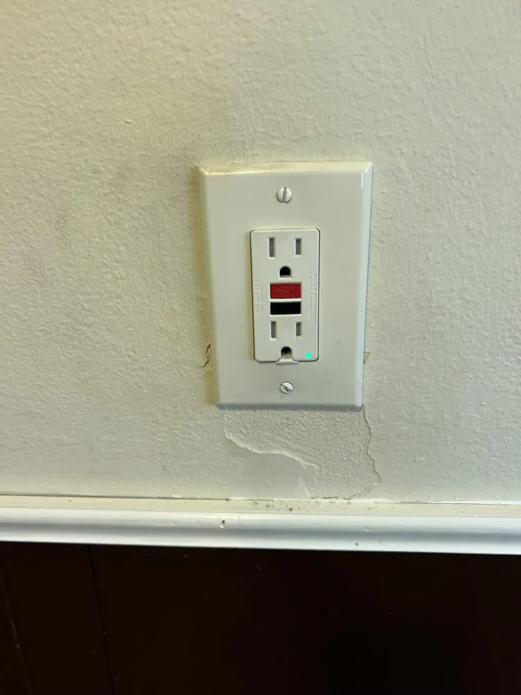 Slide of Evolve Construction and Electric