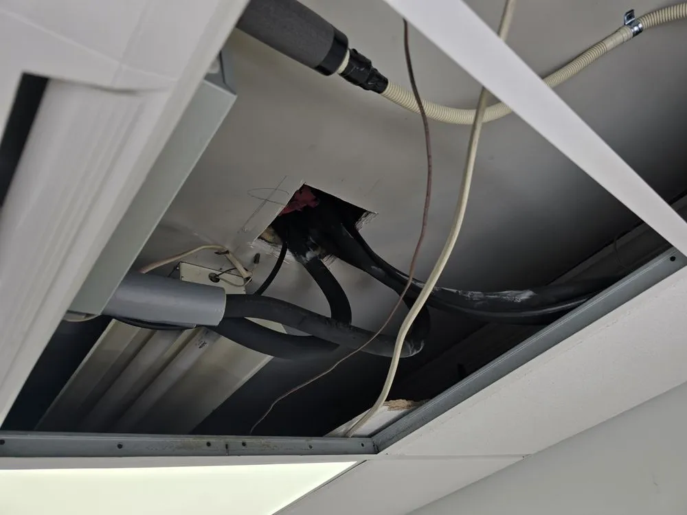 Slide of Excellence Contracting