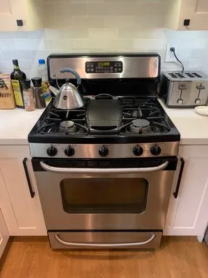 Expert Appliance Repair Logo