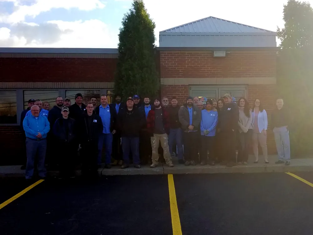 Slide of Falso Service Experts