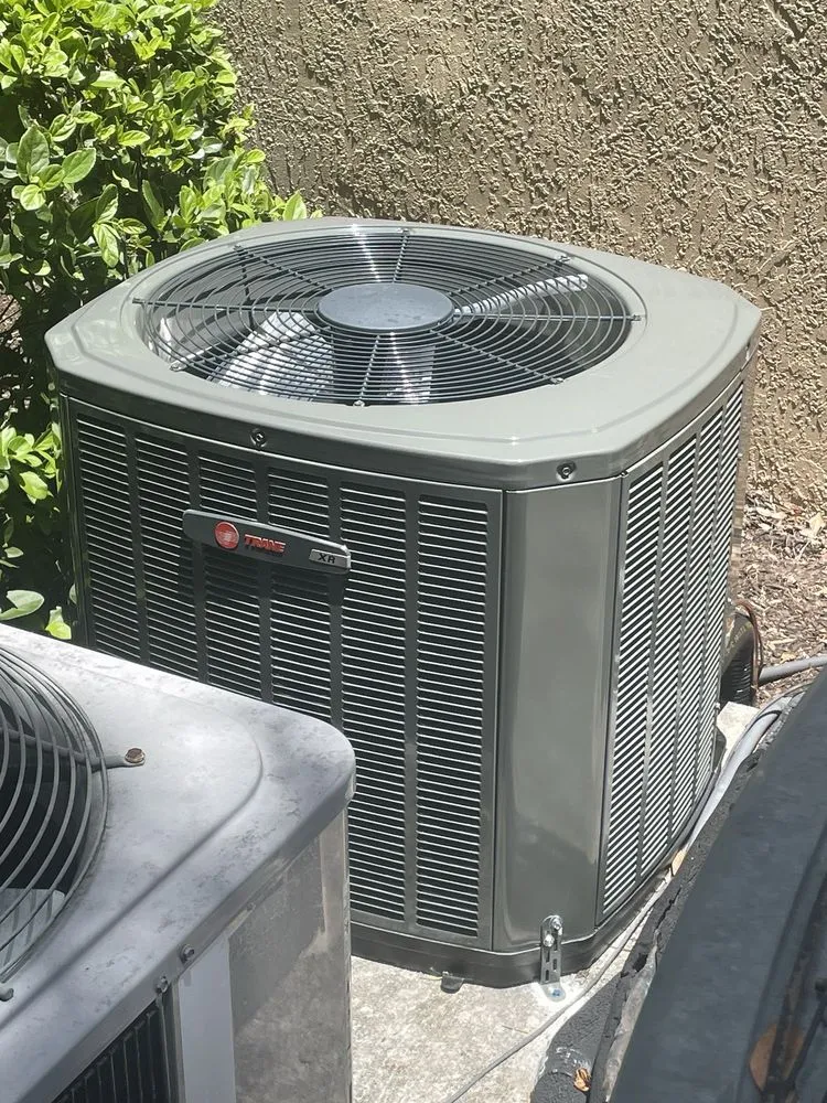 Slide of Family Air Conditioning and Heating