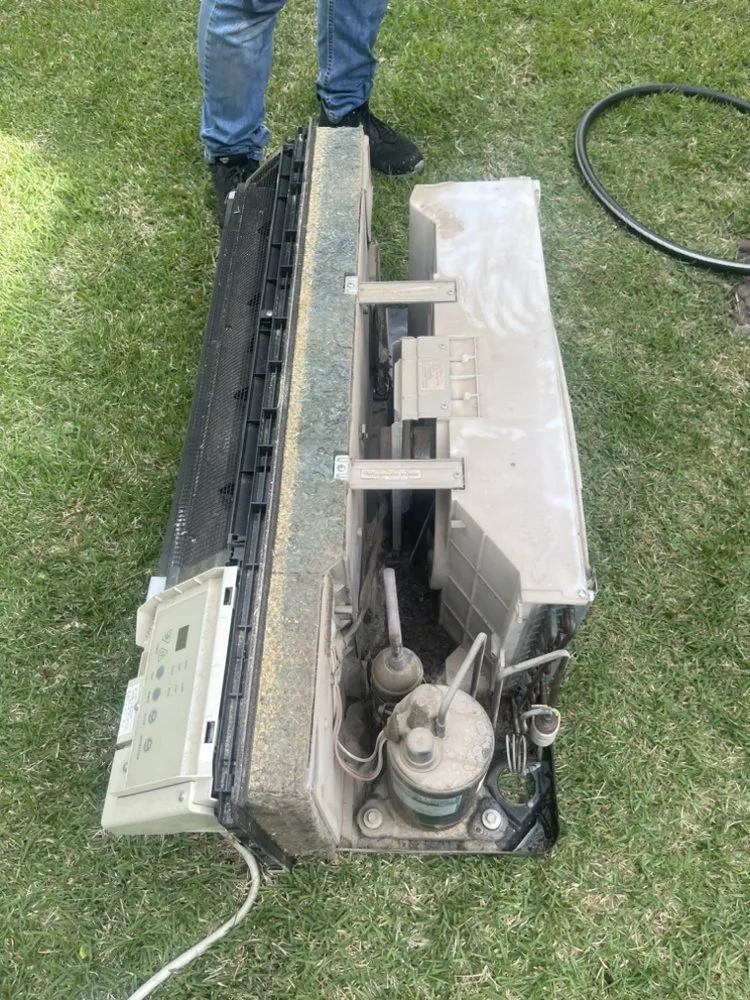 Slide of Famous Daves Service Company