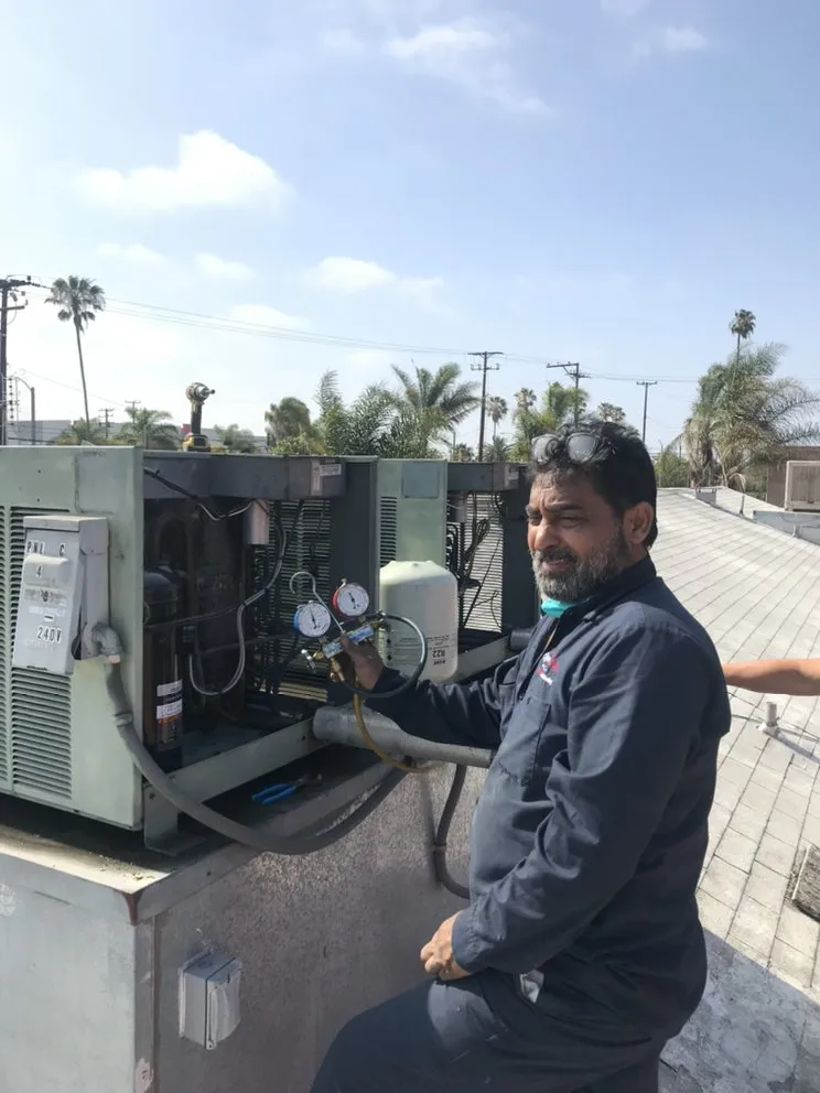 Slide of Fast Tech Heating & Air Conditioning