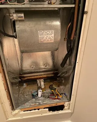 Fly Maintenance Logo