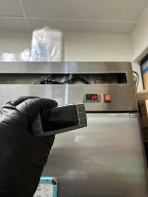 Frontline Refrigeration Logo