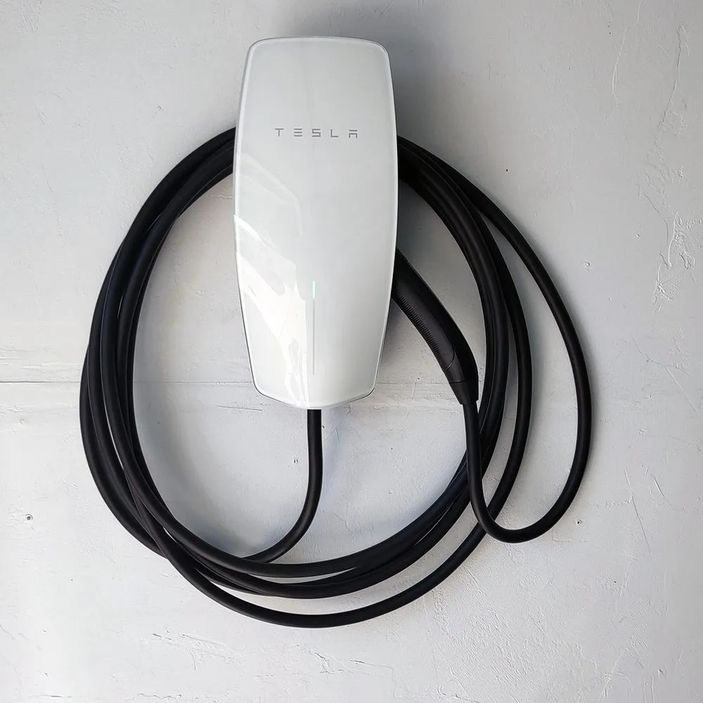 Slide of Fuse Service HVAC & Electrical