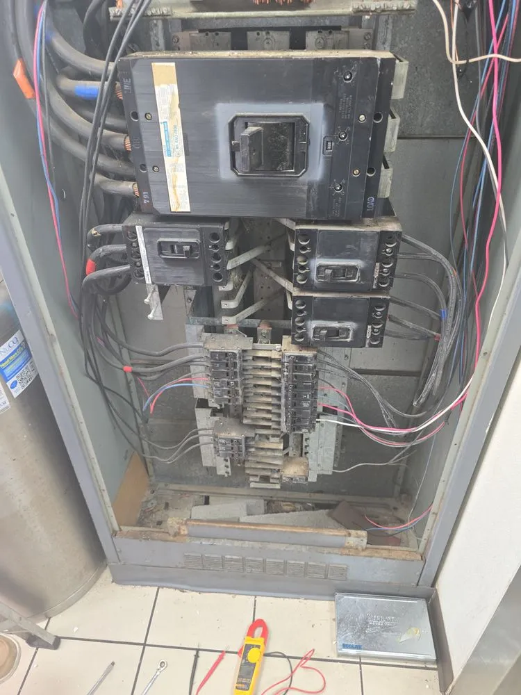 Slide of Garcias Elite Contractors