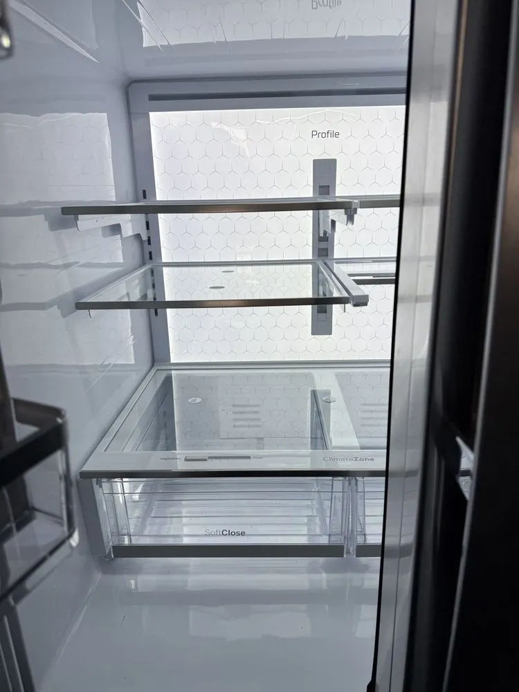 Slide of Giovanny Commercial Refrigeration Multiservices