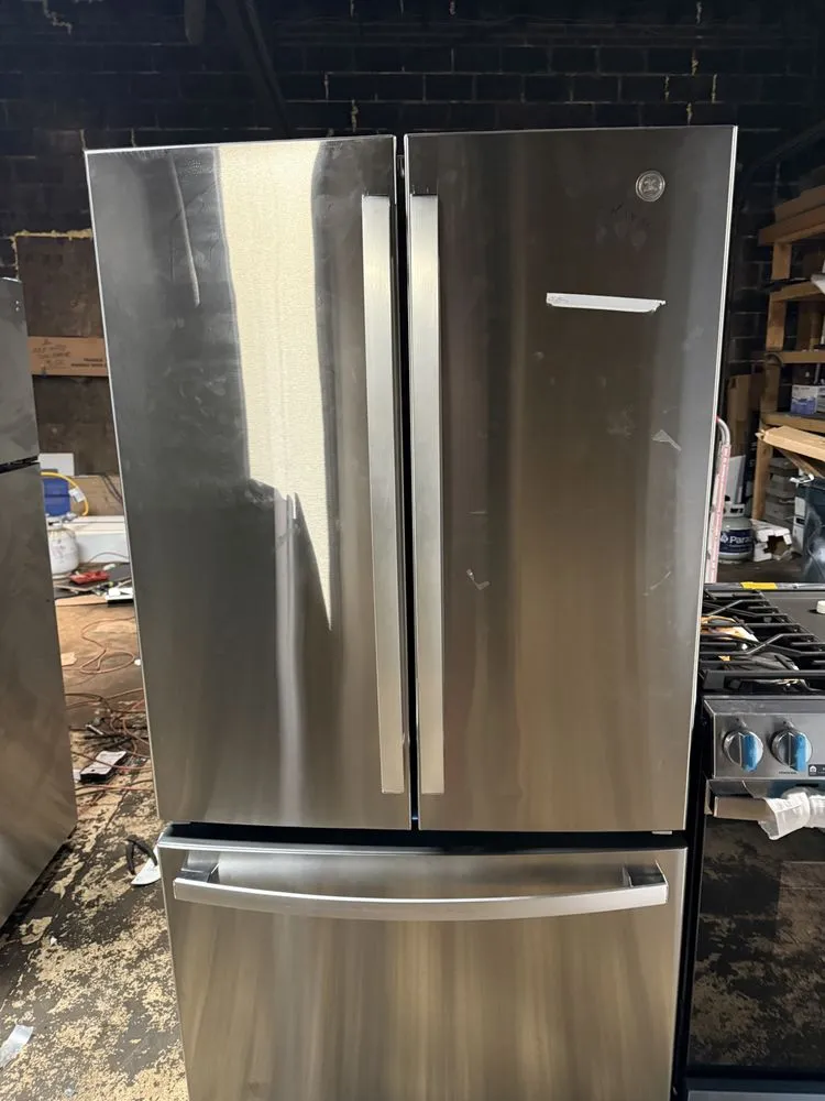 Slide of Giovanny Commercial Refrigeration Multiservices