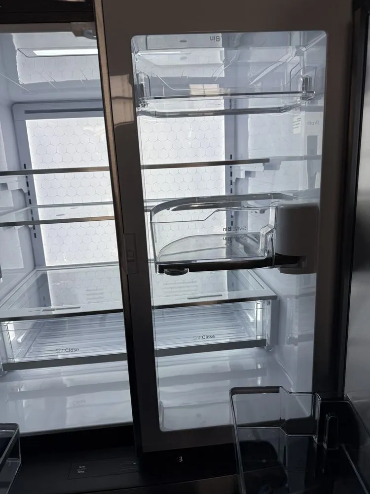 Slide of Giovanny Commercial Refrigeration Multiservices