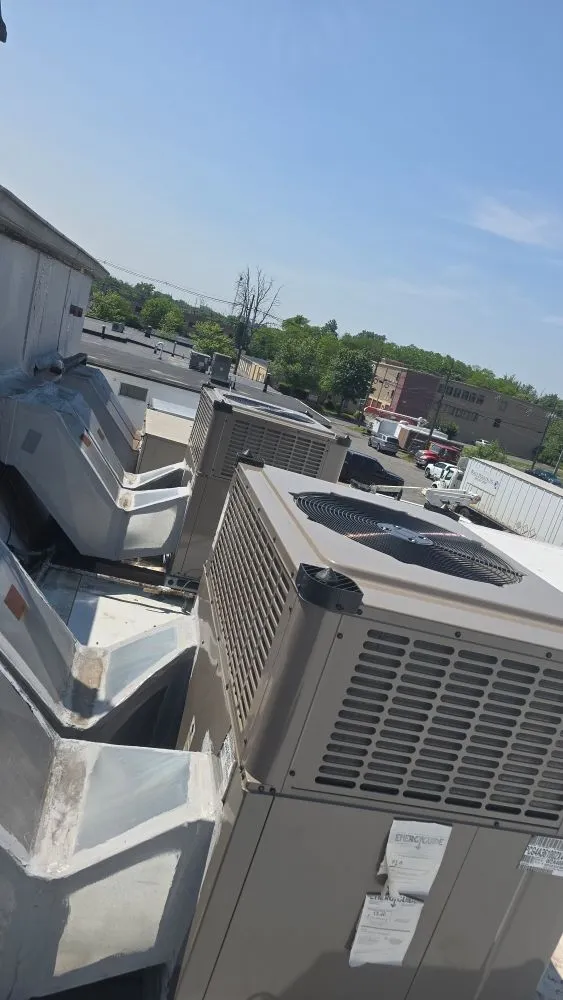 Slide of G&M Heating and Cooling