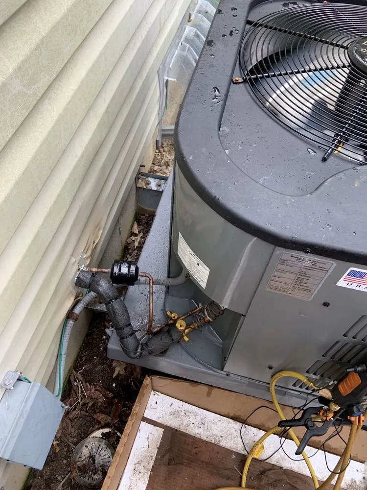 Certified air conditioning tune-up in Newtown Square, PA - Go Green Maintenance And Repair