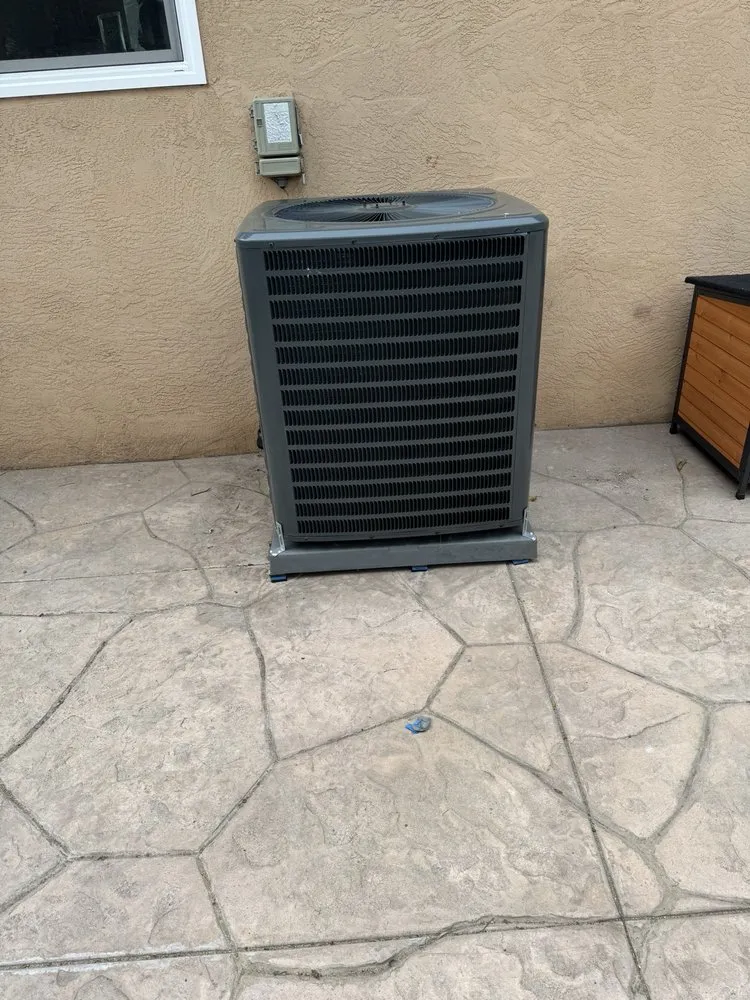 Slide of Gold Coast Heating and Air