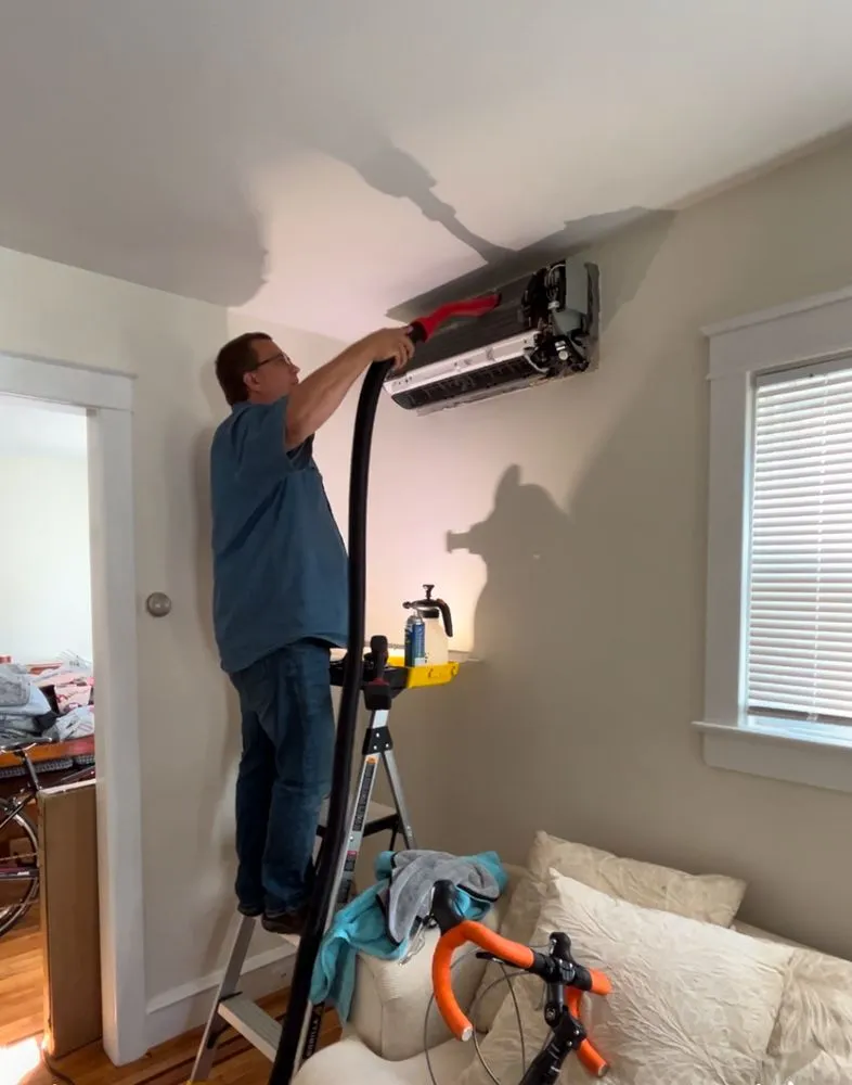 Slide of Goldstar Heating & Cooling